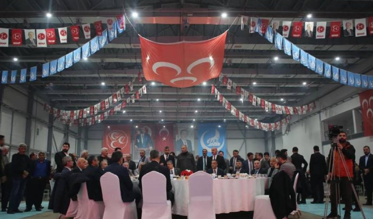 MHP’nin geleneksel iftar programına 4 bin kişi katıldı