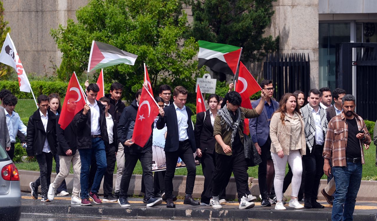 Ankara'da, Filistin için ABD'de eylem yapan öğrencilere destek gösterisi düzenlendi