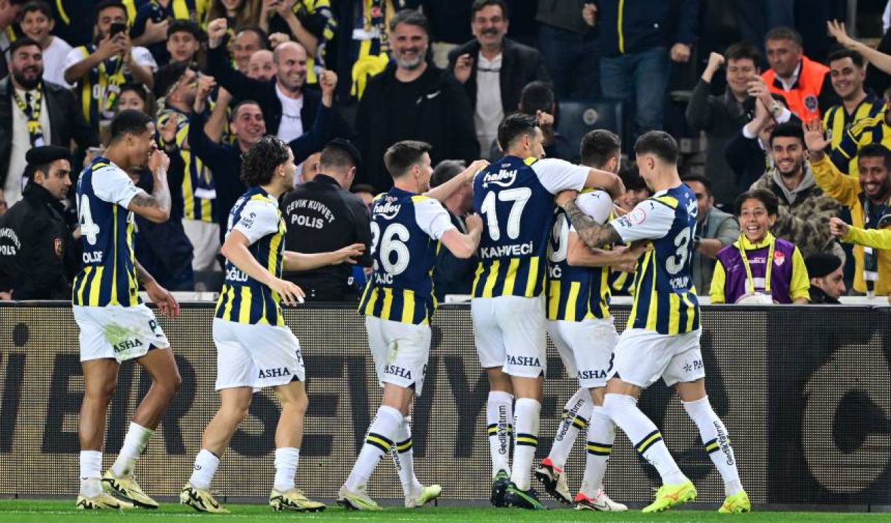 Fenerbahçe, Adana Demirspor'u 4 golle geçti