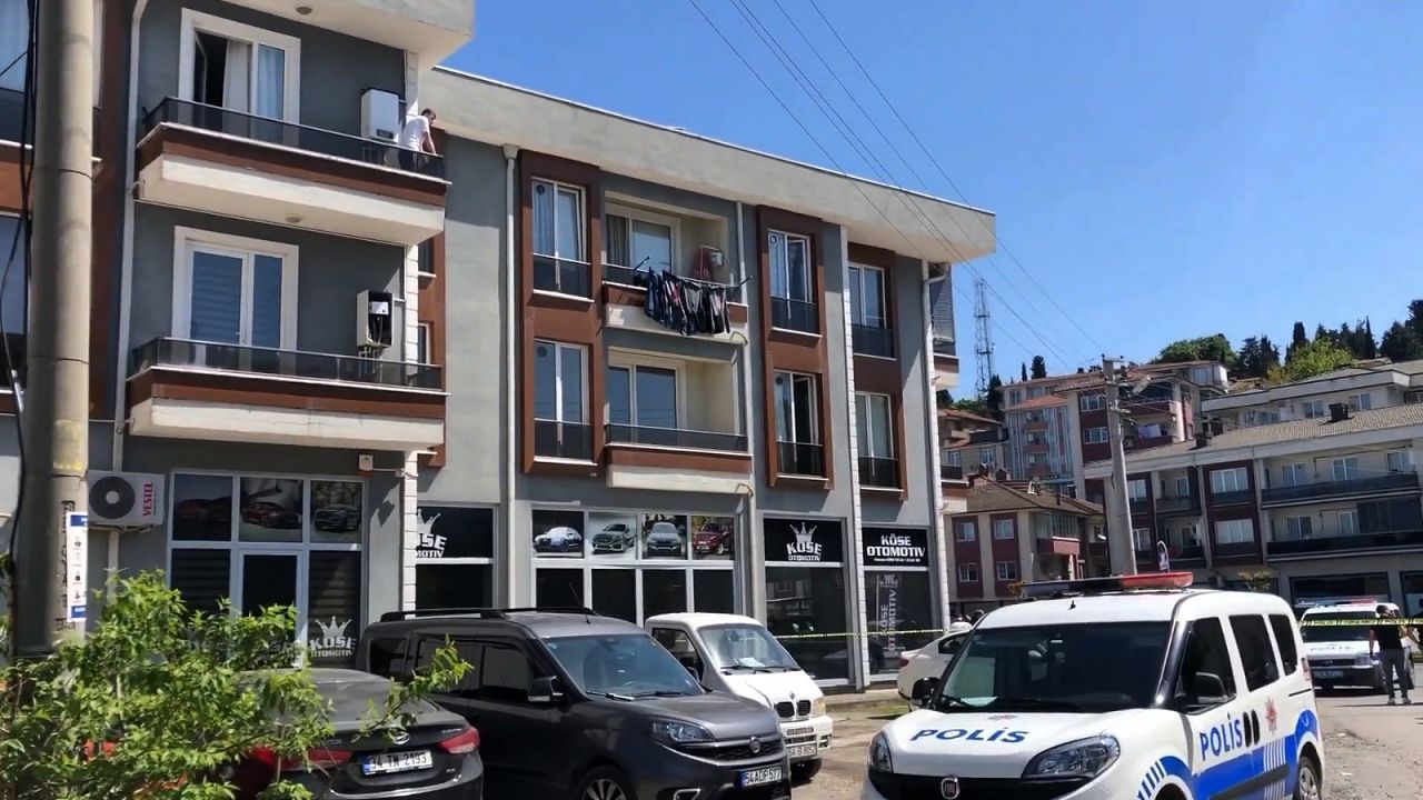 Oto galeride silahlar konuştu, 2 kişi yaralandı!