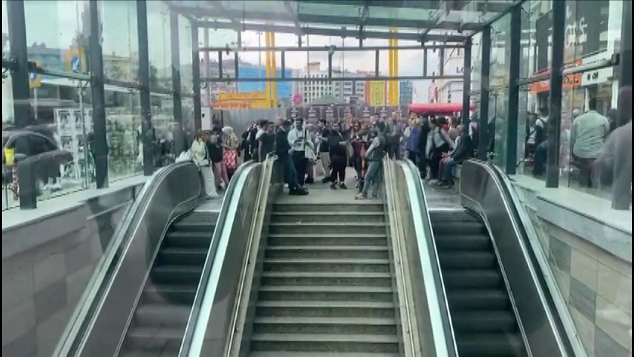 Şişli-Mecidiyeköy Metro İstasyonu'nda korkunç olay! Genç kız raylara atladı