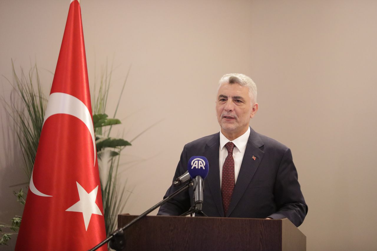 Ticaret Bakanı Ömer Bolat, Türkiye'nin 2024 yılı ihracat ve döviz geliri hedeflerini açıkladı