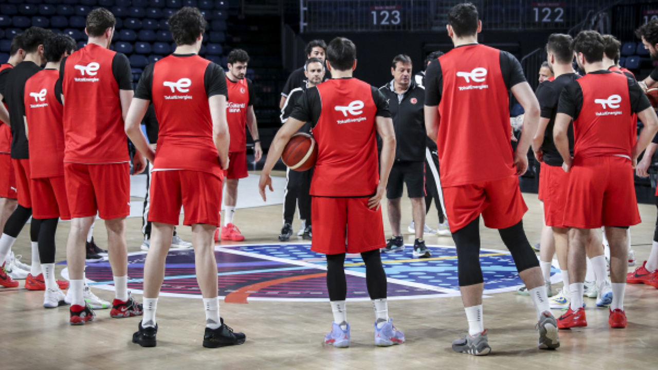 A Milli Erkek Basketbol Takımı'nın kamp kadrosu açıklandı
