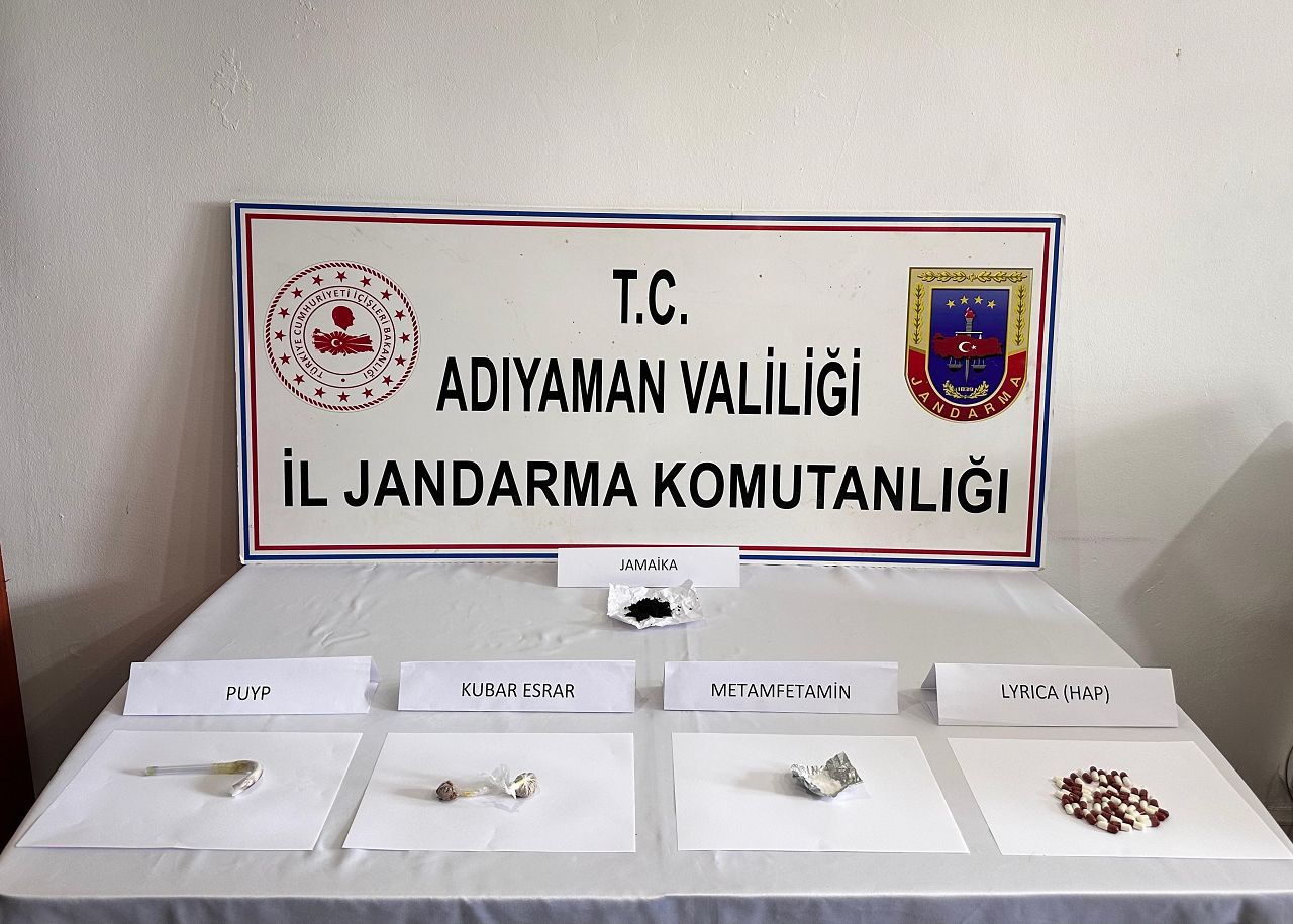 Uyuşturucuyla yakalanan 5 kişi gözaltına alındı