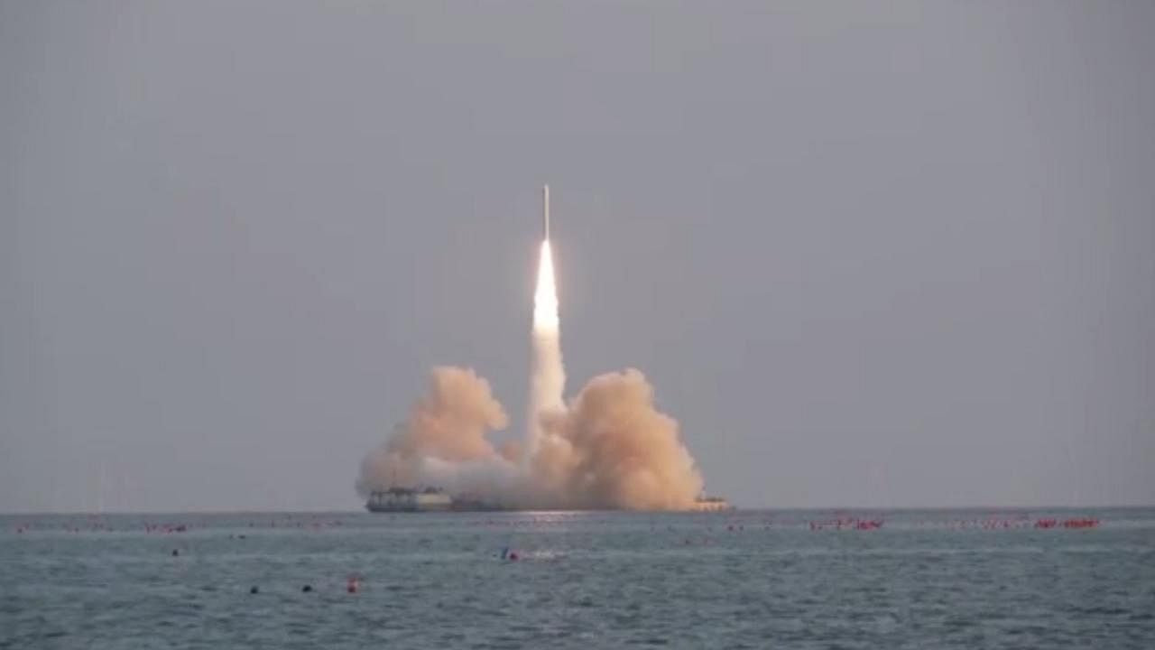 Çin, CERES-1 roketiyle denizden 4 uydu fırlattı