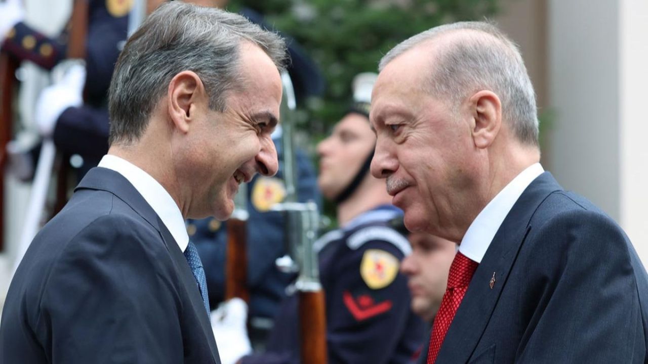 Gözlerini Miçotakis'in ziyaretine diktiler! Yunan basınından ''Türkçe'' manşet