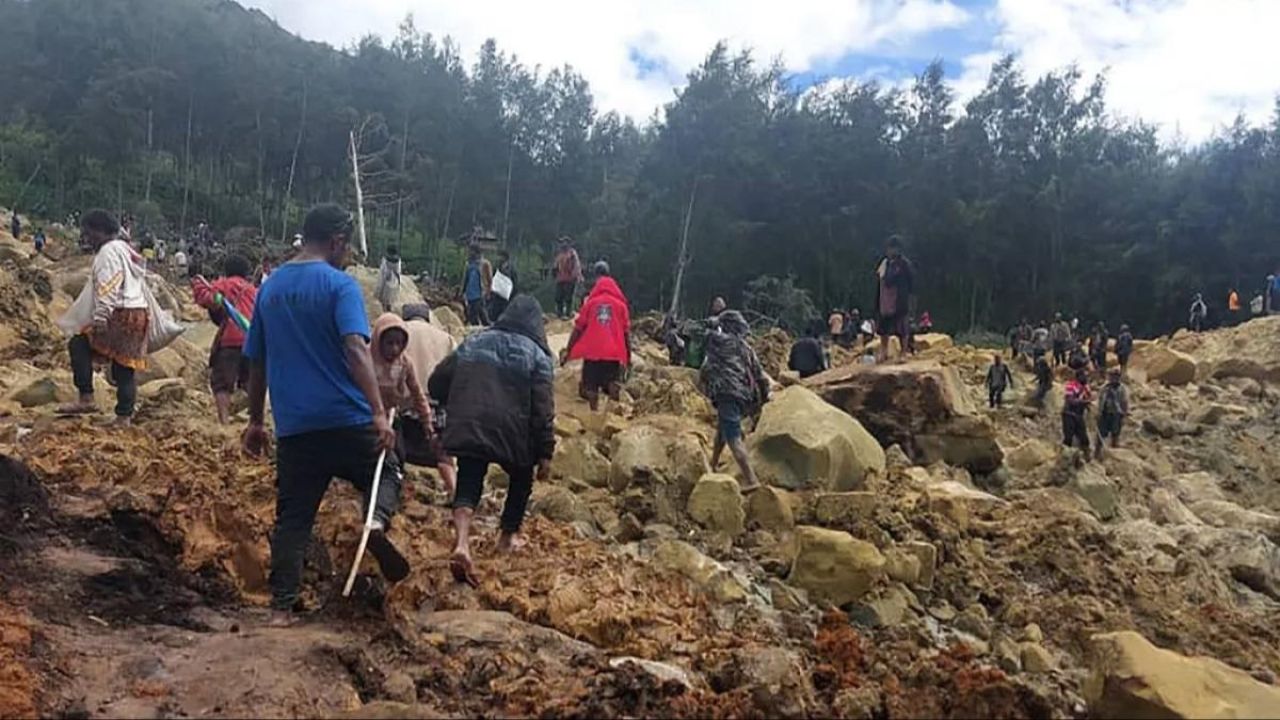 Papua Yeni Gine'de facia: 2 binden fazla kişi toprak altında