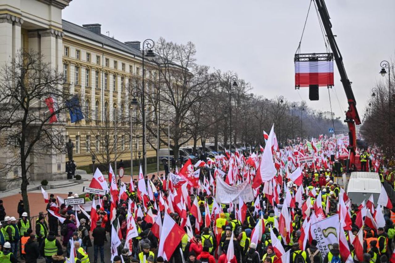 Polonya Başbakanı Tusk, AB tarım politikalarını protesto eden çiftçilerle görüşmeyecek