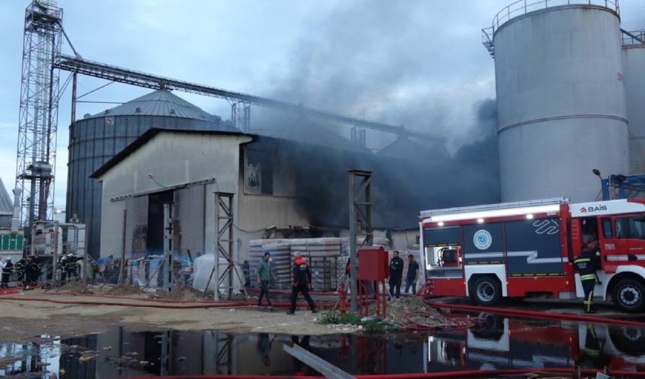 Kırklareli’nde atık yağ fabrikasındaki yangın kontrol altına alındı