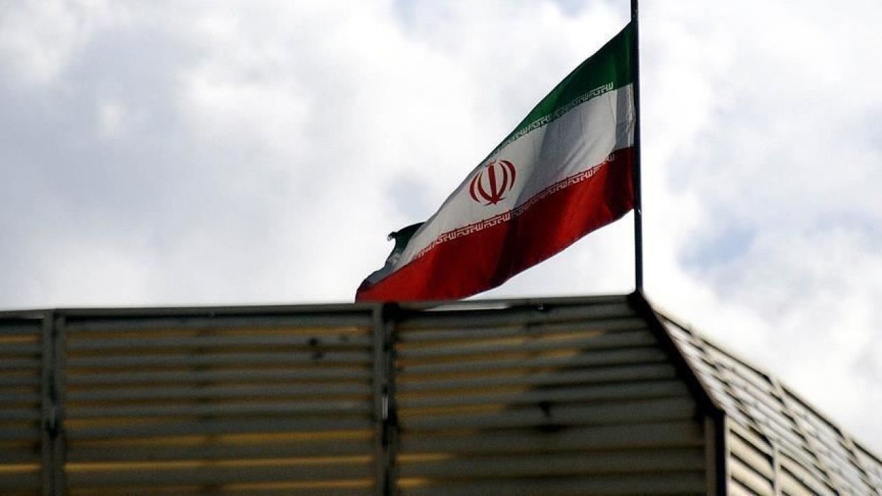 İran, İsrail'den öldürülen komutanının intikamını alacağını duyurdu