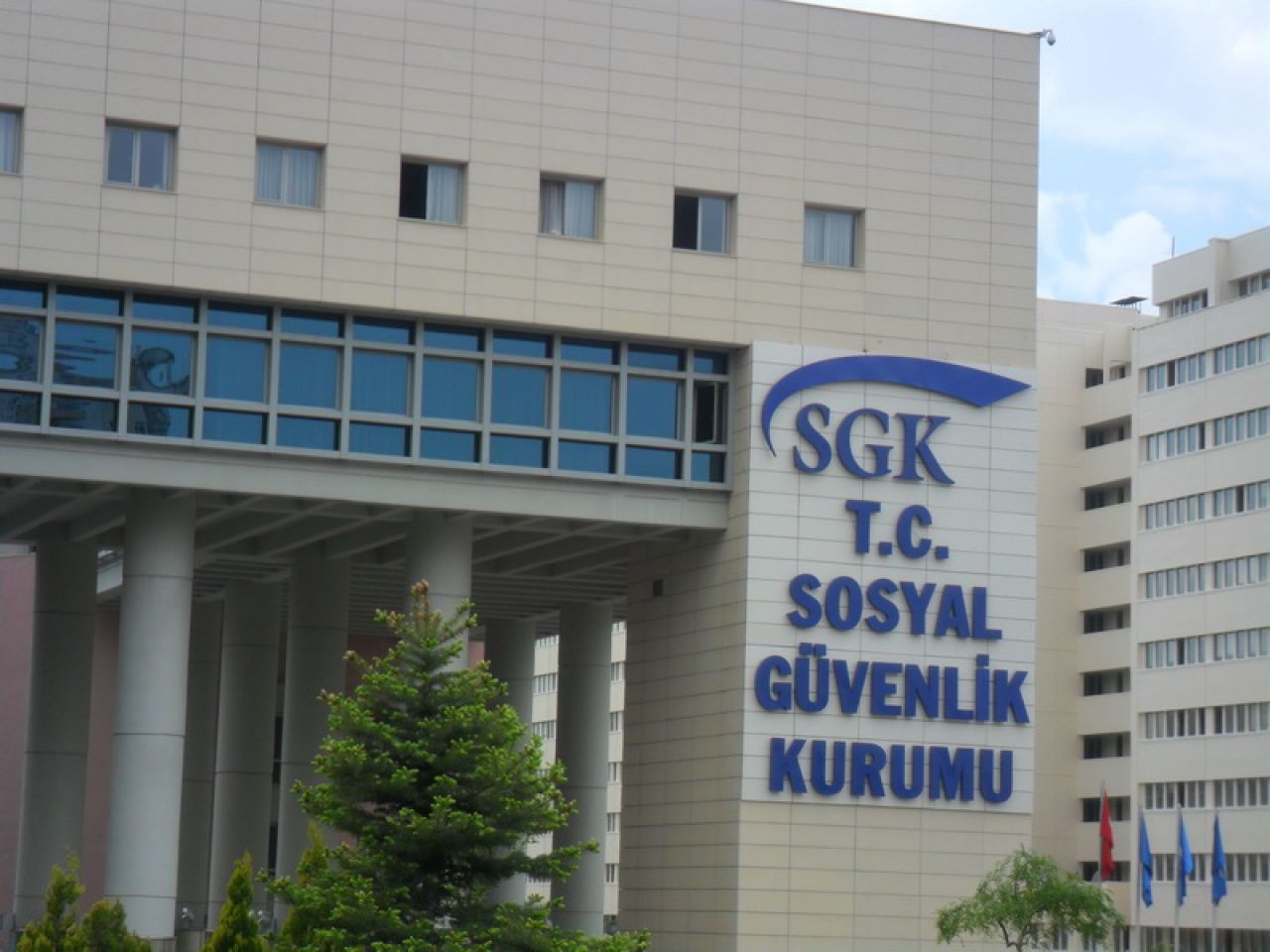 SGK duyurdu! Sözleşmeli personel alınacak