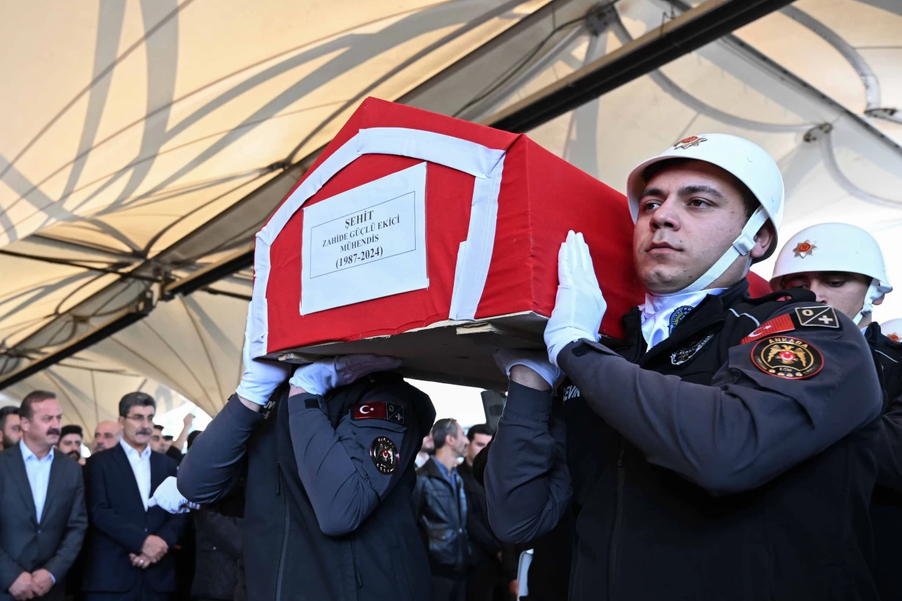 TUSAŞ saldırısında şehit olan Zahide Güçlü Ekici'ye çiçek bırakan çiçekçiden acı dolu sözler