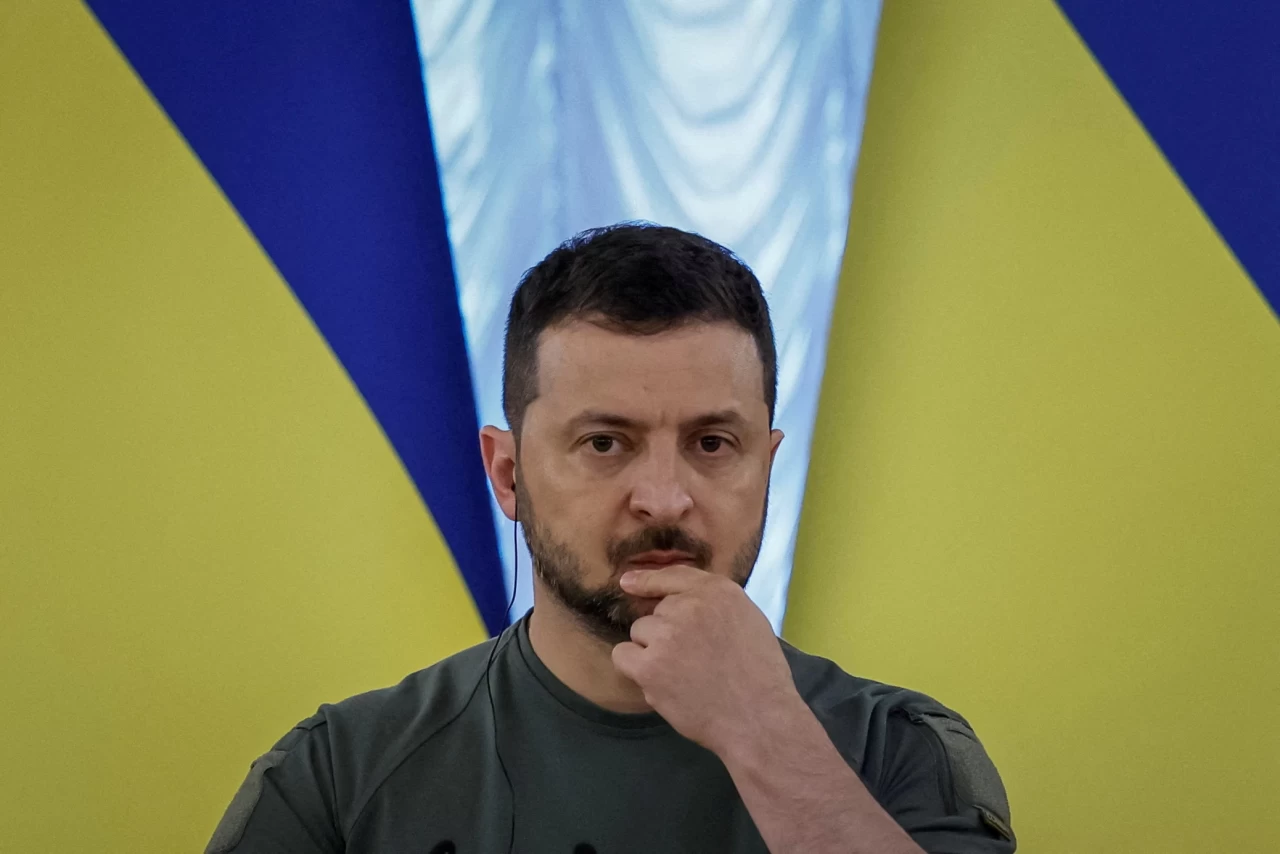 Zelenskiy'den yabancıların subay olma yasasına onay!