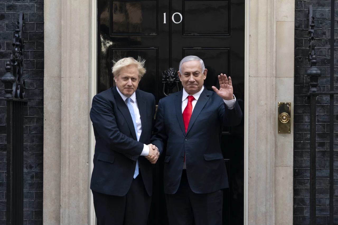 Boris Johnson'dan "Netanyahu" iddiası: Şahsi banyomda bulundu