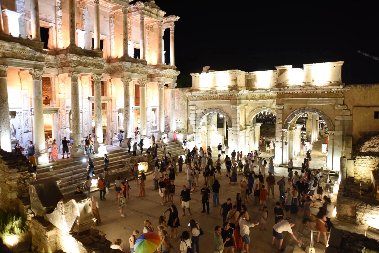 Gece müzeciliği turizmi canlandırdı! Ören yerlerine ilgi arttı!