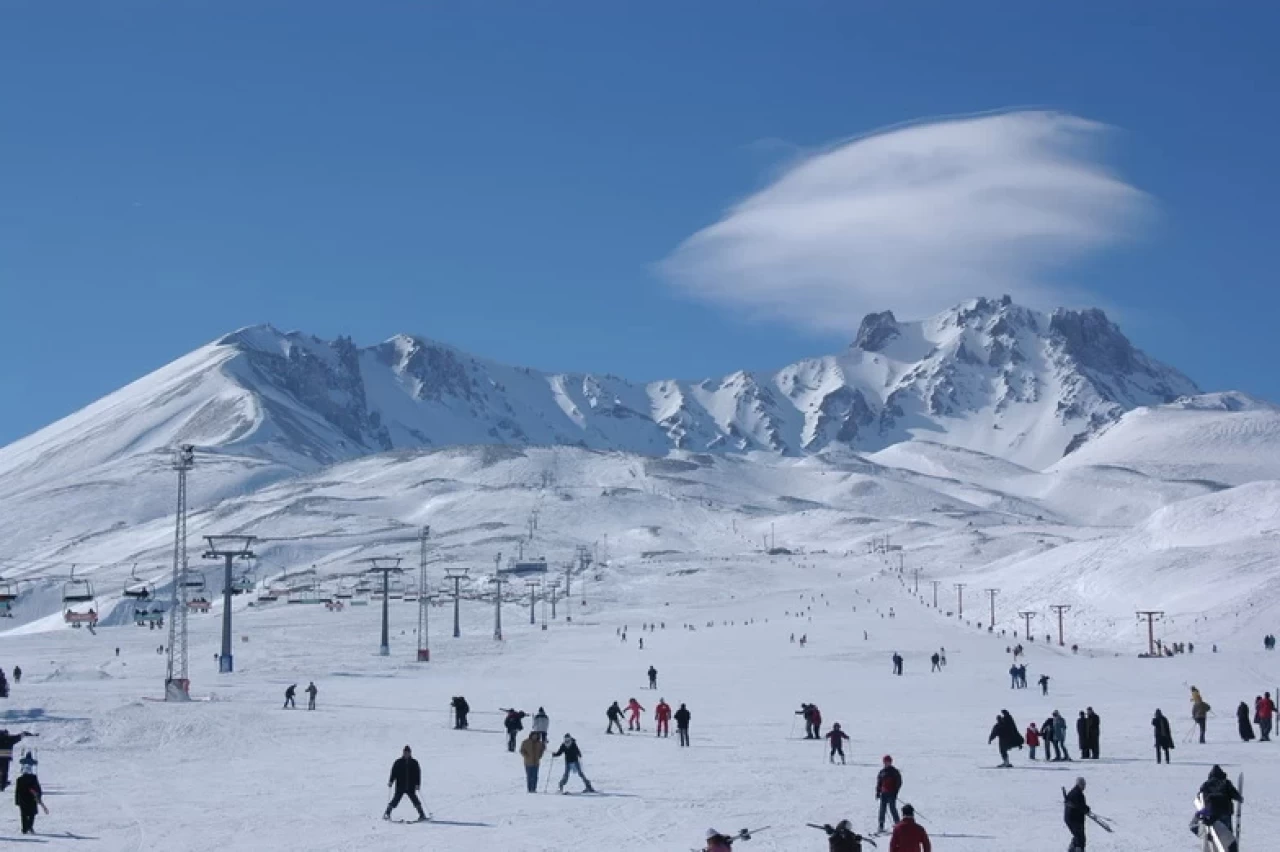 Erciyes Dağı'nda Yüksek İrtifa Kamp Merkezi açıldı