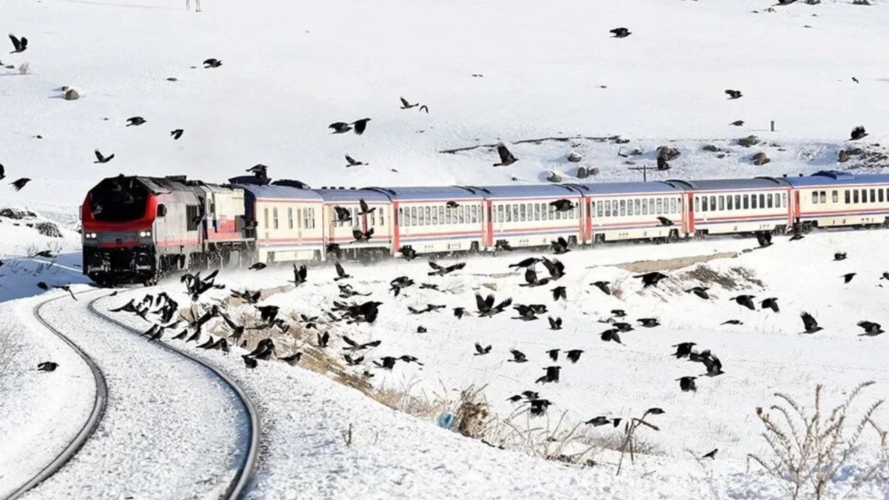 Turistik Doğu Ekspresi’nin ilk seferi 23 Aralık’ta