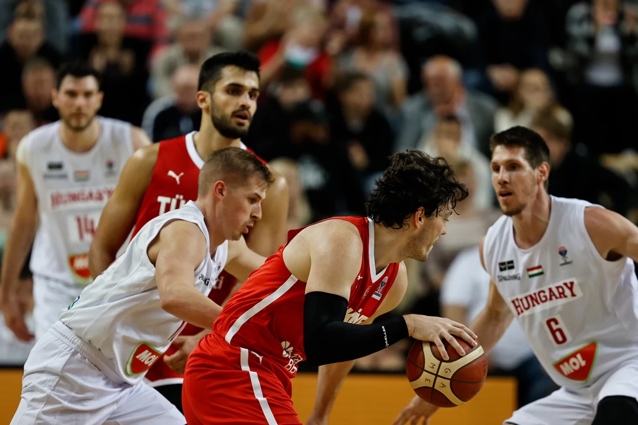 A Milli Basketbol Takımımız Macaristan'ı yendi, Avrupa Şampiyonası biletini aldı!