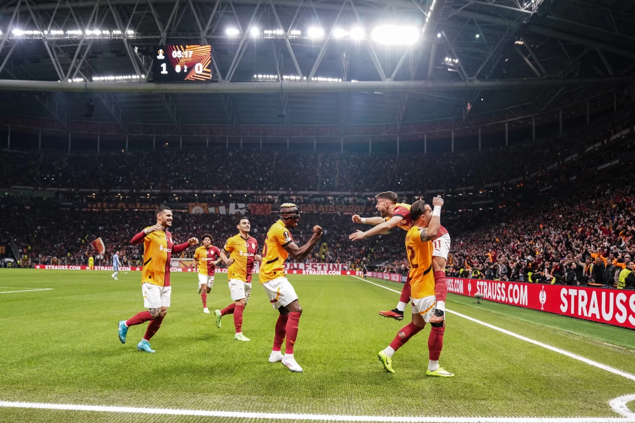 Galatasaray Tottenham karşısında 3-2 önde (maç devam ediyor)