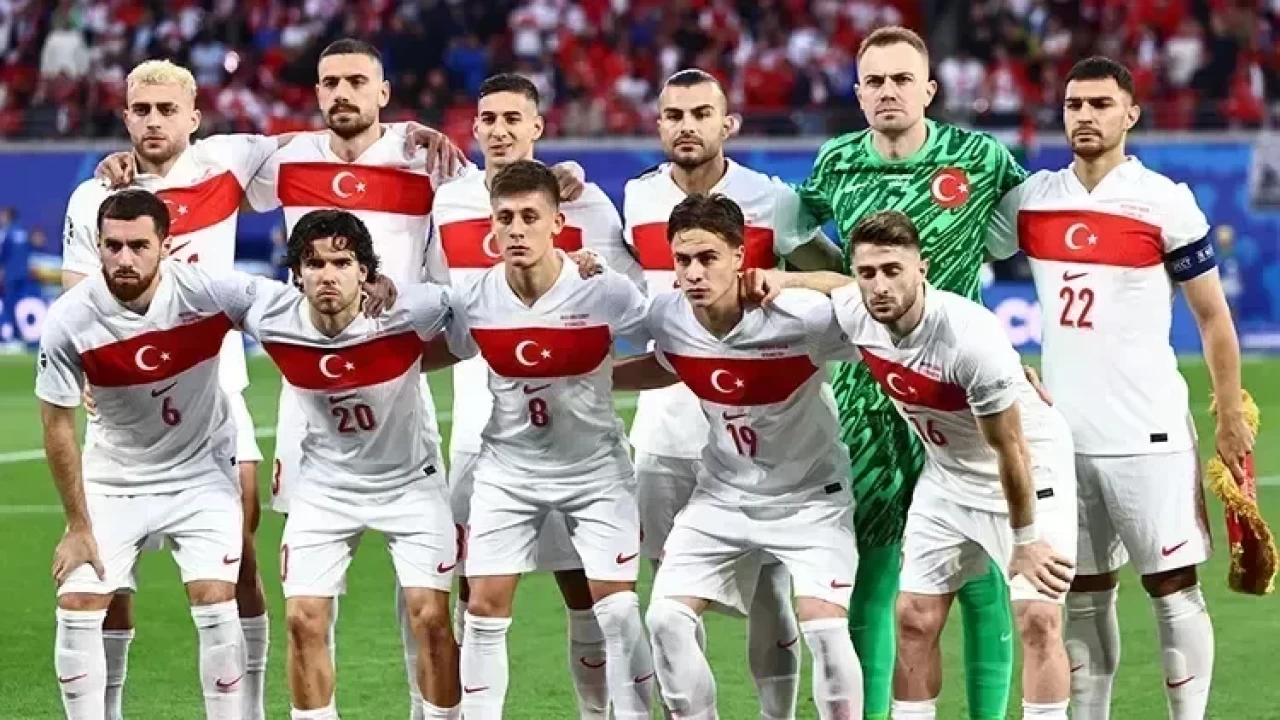 Türkiye, Karadağ'da liderlik için hazır: Muhtemel 11'ler belli oldu!