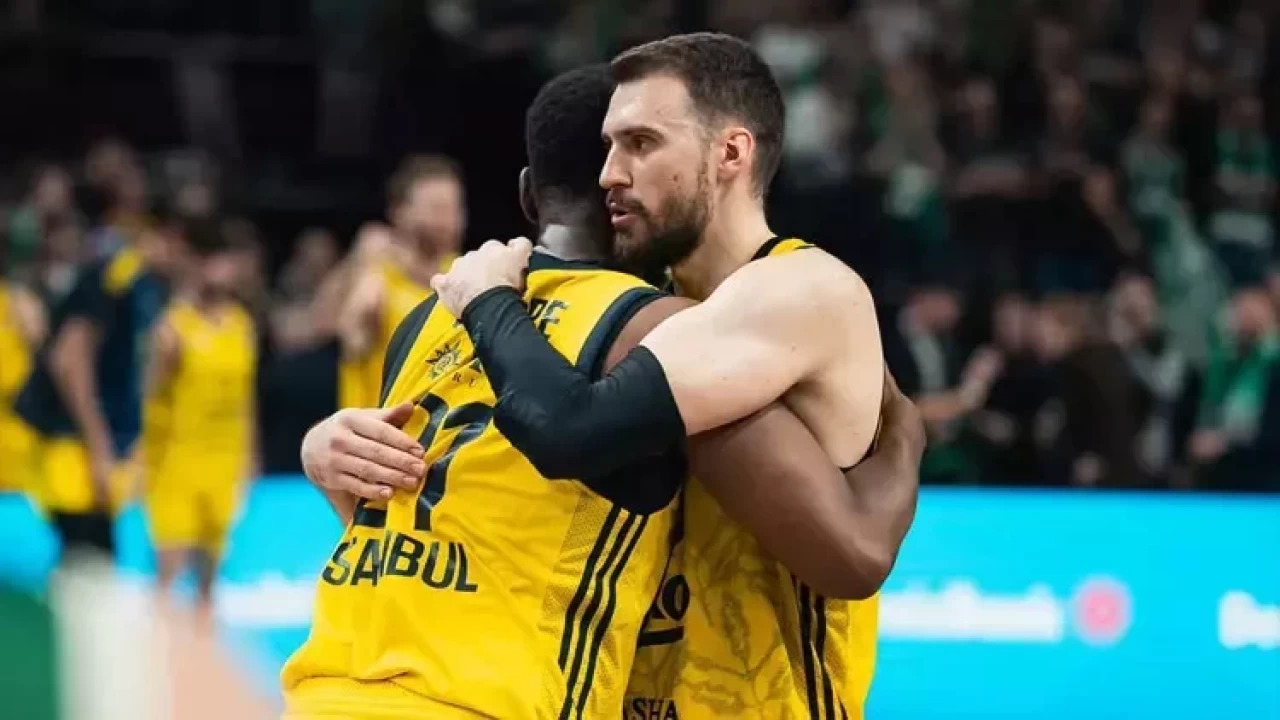 Fenerbahçe THY Avrupa Ligi’nde Virtus Bologna deplasmanında 10 sayıdan gelerek kazandı