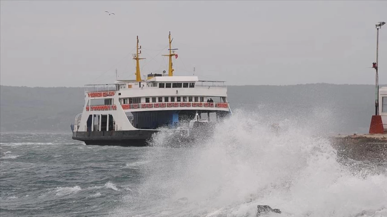 Fırtına nedeniyle feribot seferleri iptal edildi