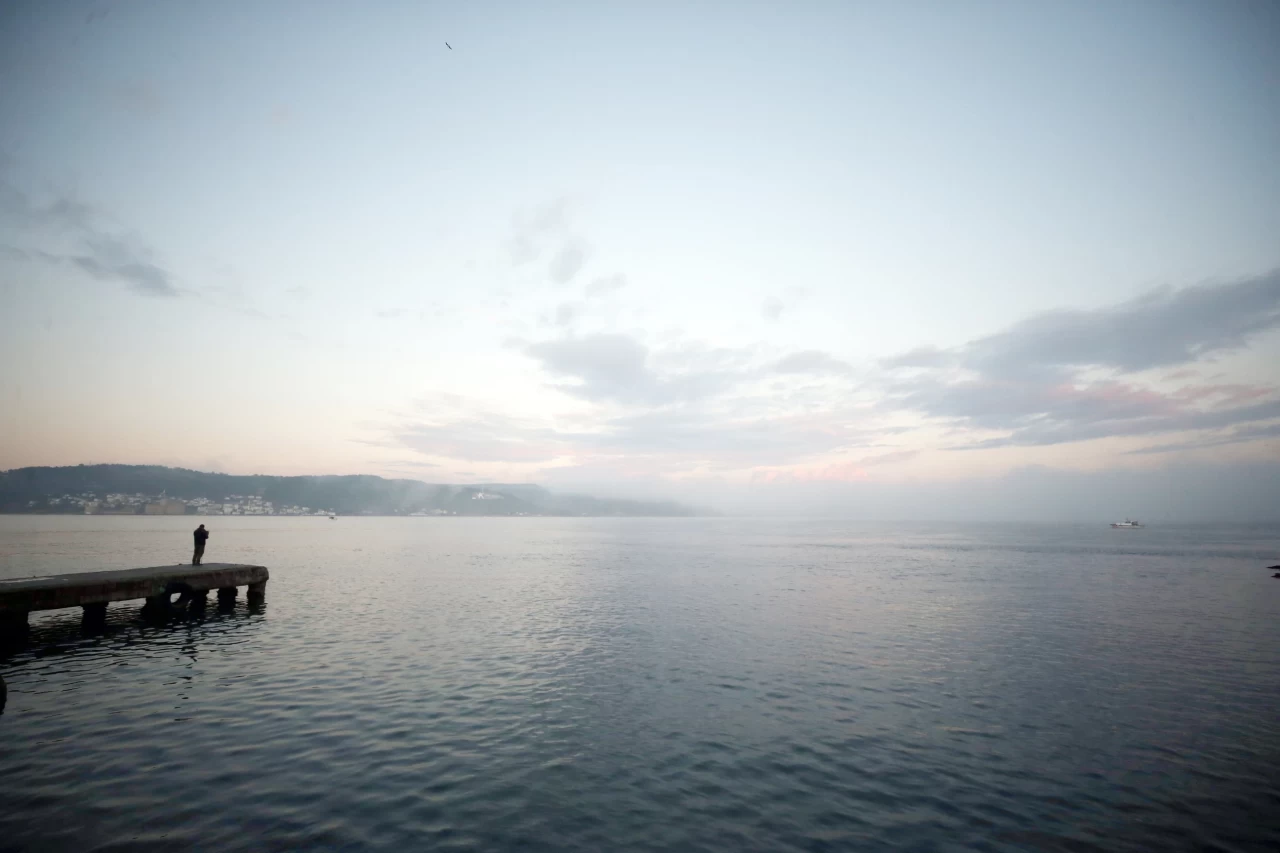 Çanakkale Boğazı sis nedeniyle gemi geçişlerine kapatıldı