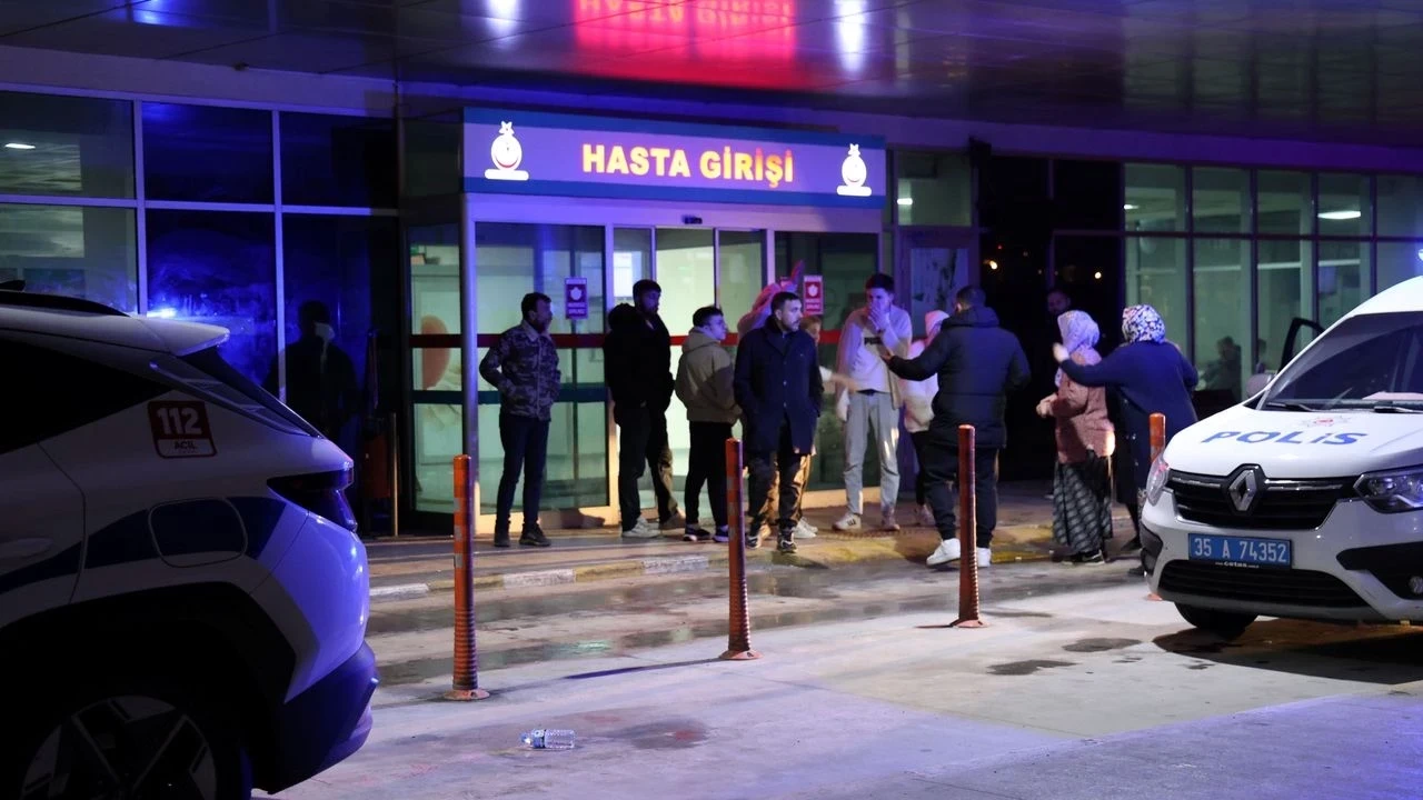 İzmir'de bıçaklı kavga: 7 yaralı, 4 gözaltı