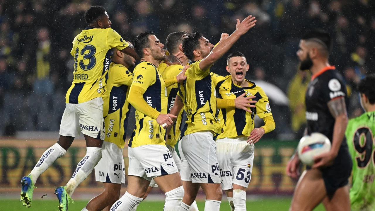 Fenerbahçe, Başakşehir'i Dzeko ve En-Nesyri'nin golleriyle mağlup etti | Fenerbahçe Başakşehir maç özeti