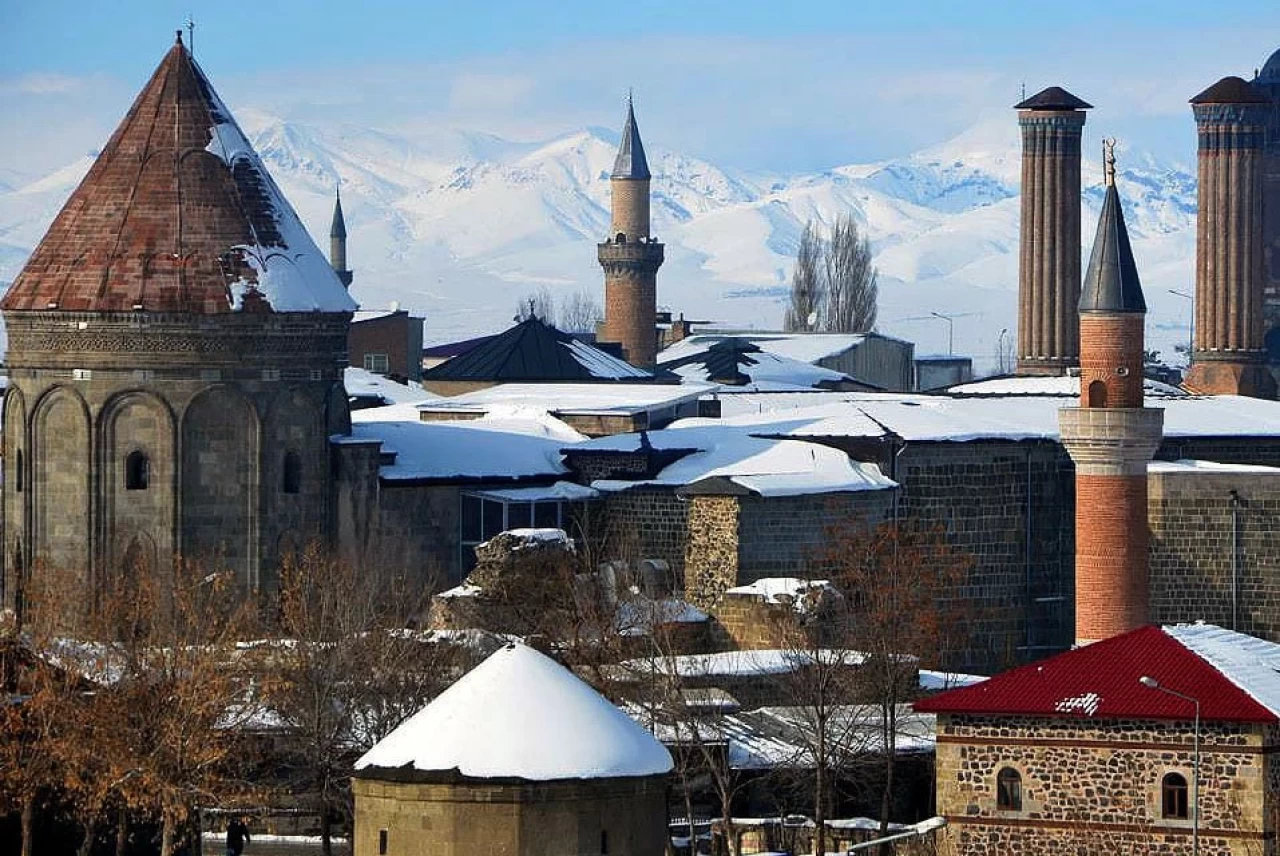 Erzurum ve çevre illere çığ ve don uyarısı: Buzlanma riski var!