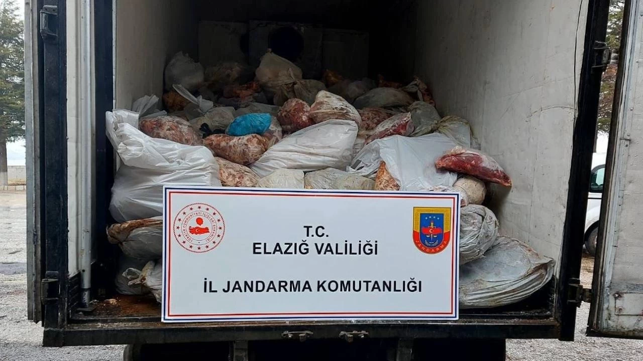 Elazığ'da 5 ton kaçak et ele geçirildi: 3 şüpheli gözaltında!