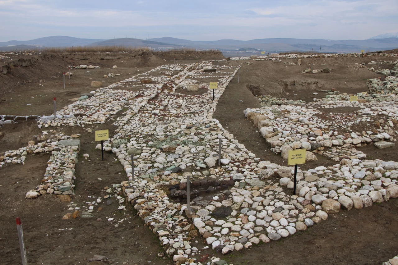 Amasya'daki Oluz Höyük, 3 farklı medeniyetin inanç merkezi çıktı!