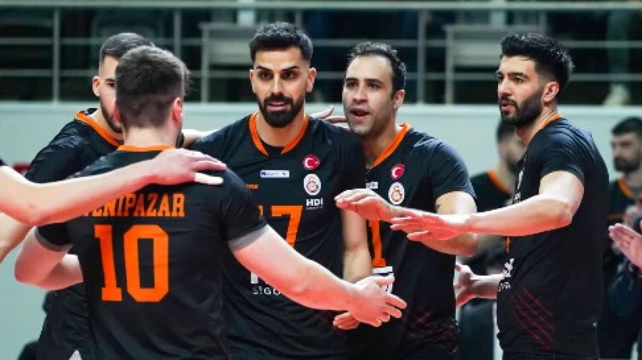 Galatasaray erkek voleybol takımı, Altekma'yı Efeler Ligi'nde 3-2 mağlup etti