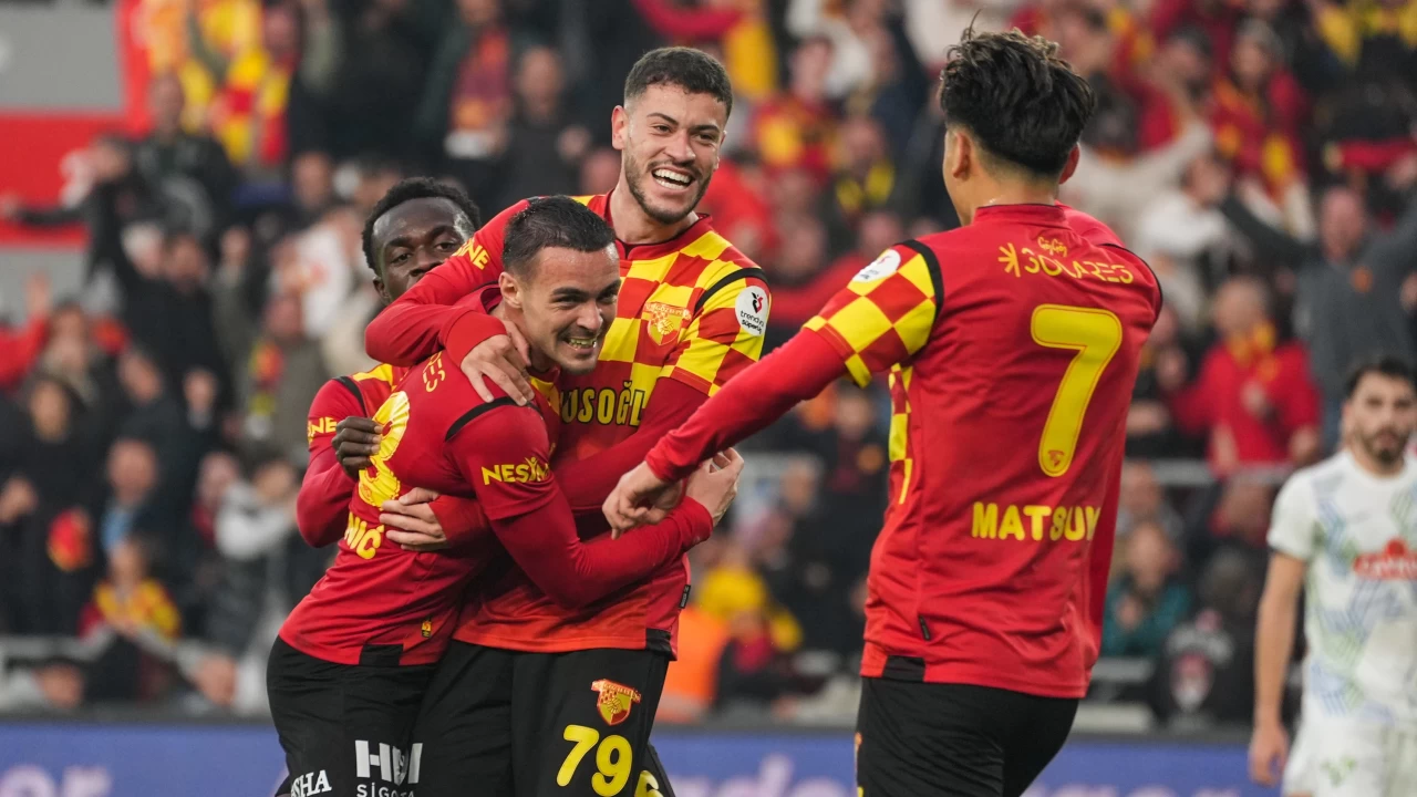 Süper Lig'de Göztepe, Rizespor’u farklı mağlup etti! Maç Sonucu Göztepe 3-0 Rizespor