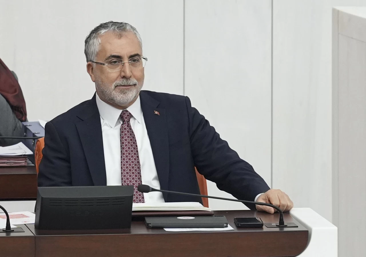 Bakan Işıkhan'dan flaş asgari ücret açıklaması