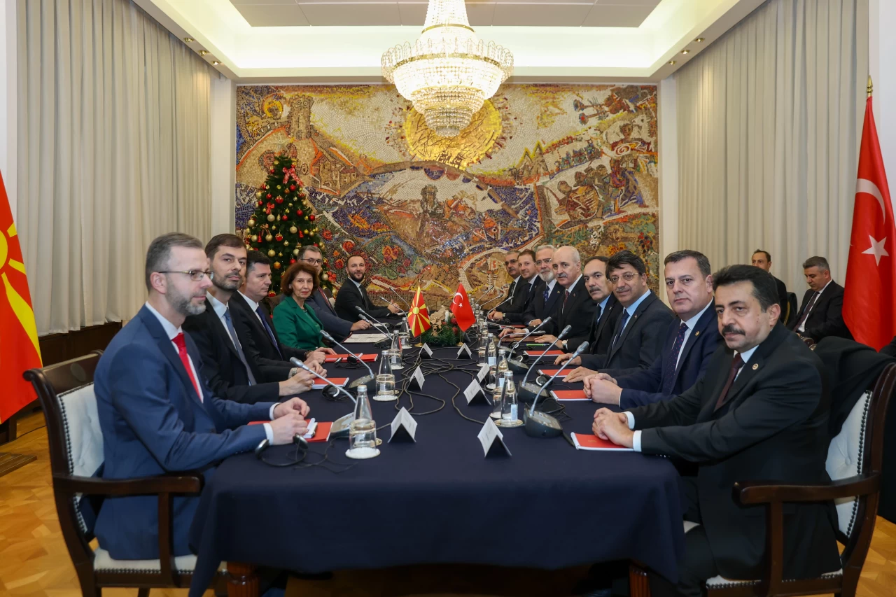 TBMM Başkanı Kurtulmuş, Kuzey Makedonya Cumhurbaşkanı Davkova ile bir araya geldi