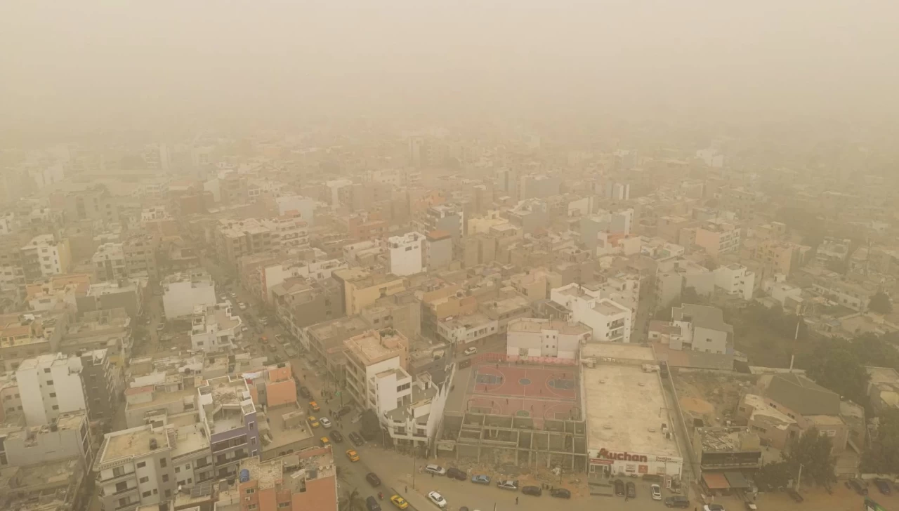 Toz bulutları Dakar'da gökyüzünü kapladı, hava kalitesi tehlikeli seviyede!