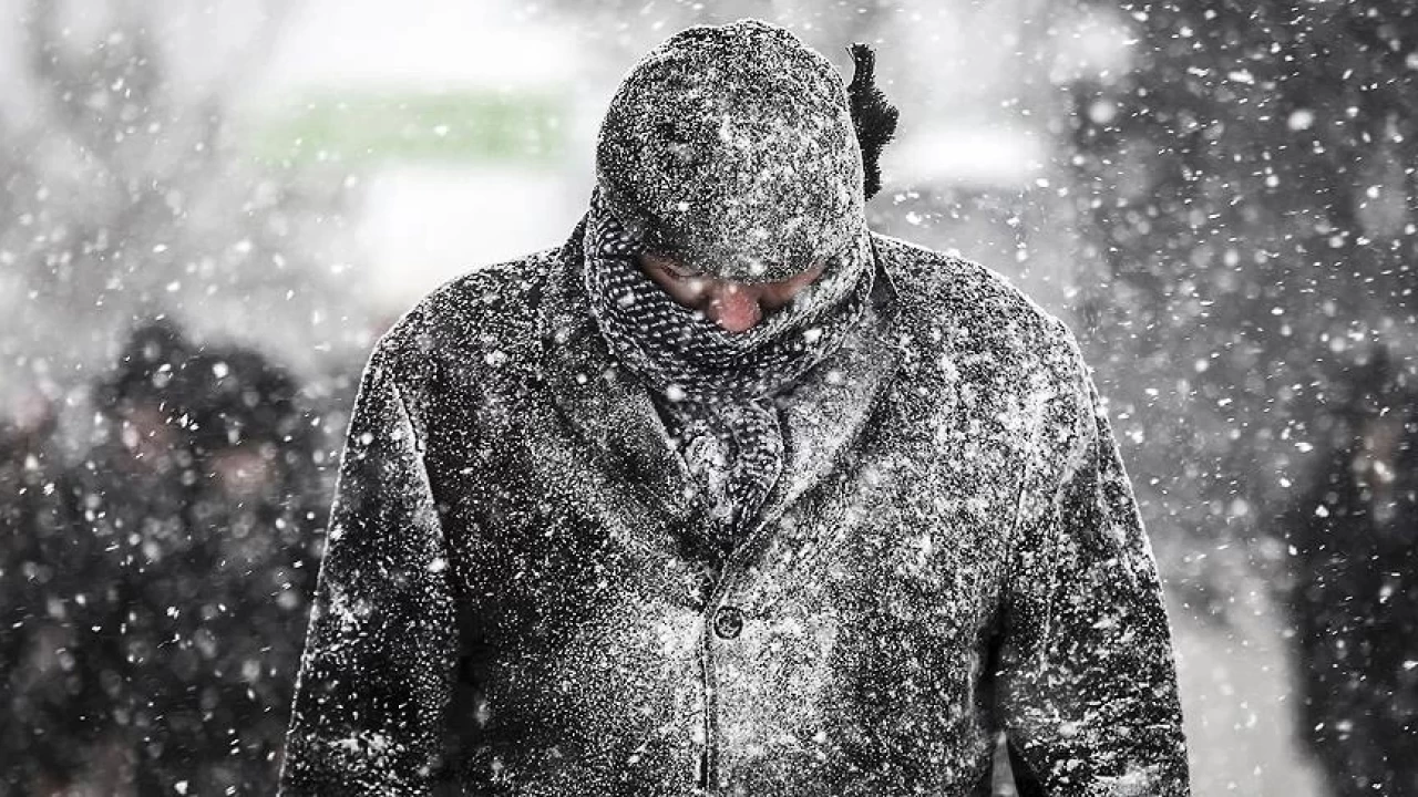 Meteoroloji pazar günü İçin sağanak, kar ve fırtına uyarısı yaptı