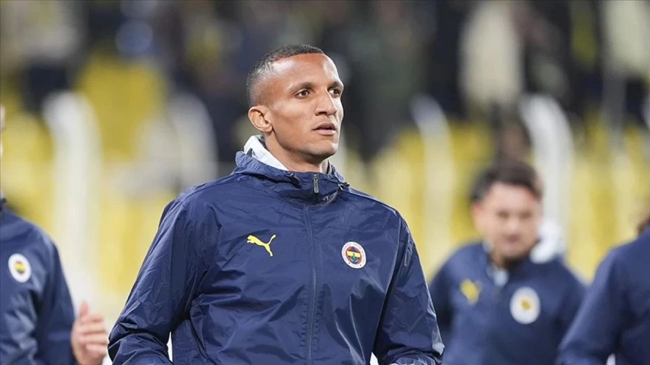 Fenerbahçeli futbolcu Rodrigo Becao ameliyat edildi