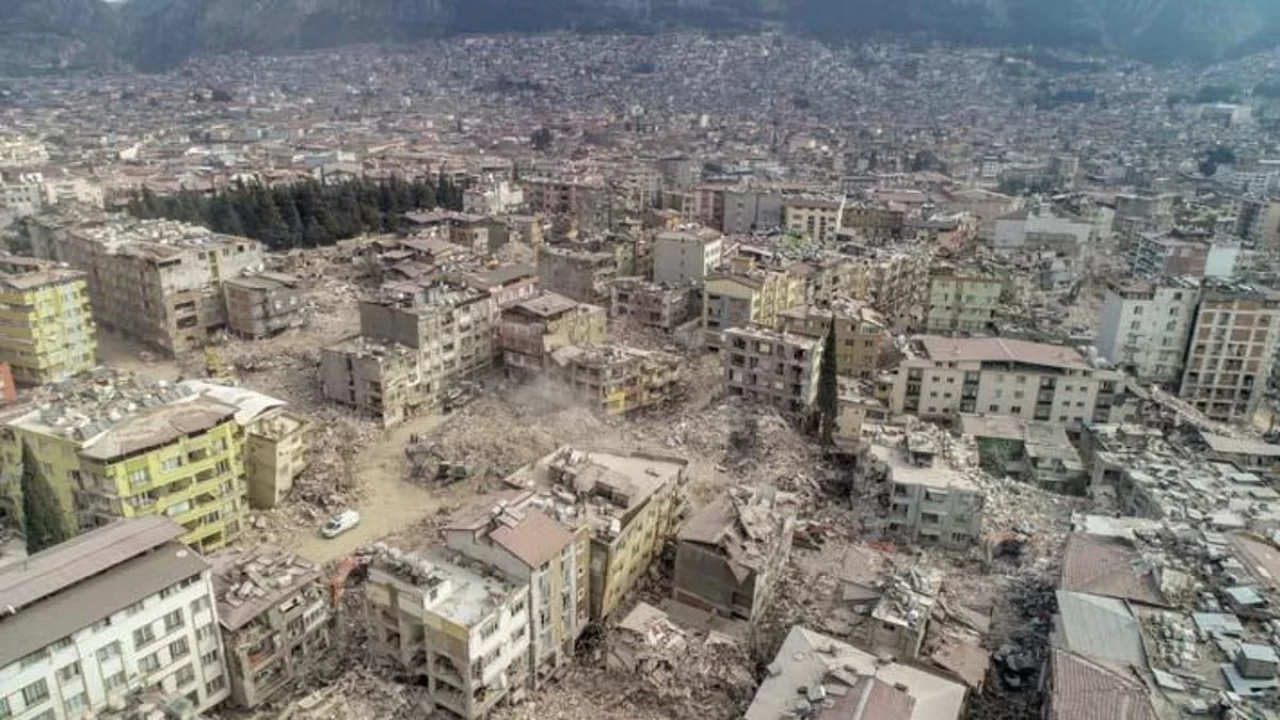 Deprem bölgesindeki bazı illerde mücbir sebep hali uzatıldı