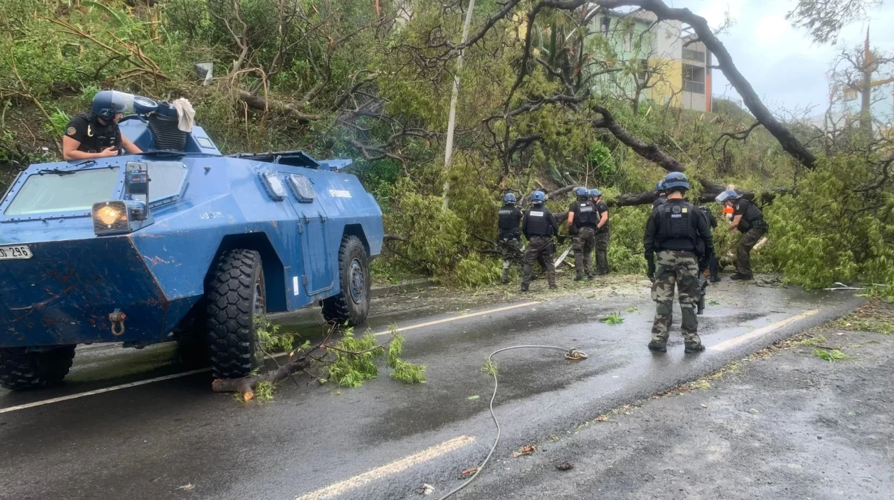 Fransa alarmda! Mayotte Adası'nda Chido Kasırgası felaketi