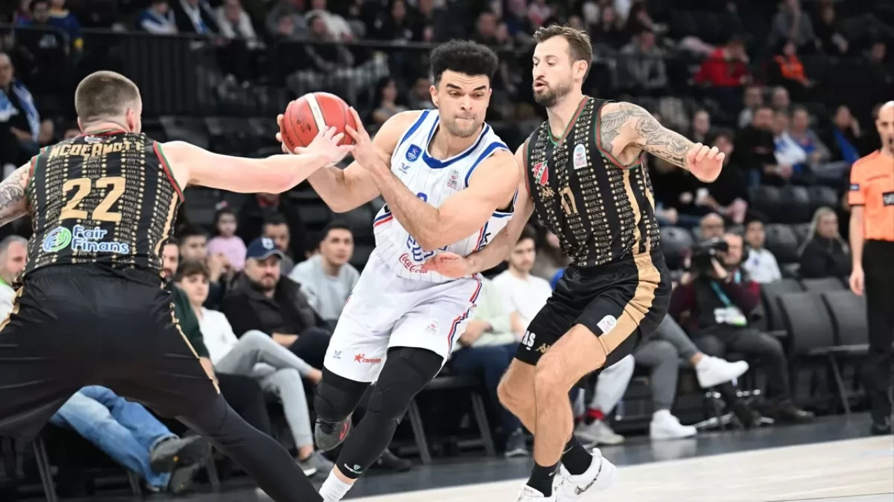 Anadolu Efes, ligin 12. haftasında Karşıyaka'yı 99-96 mağlup etti