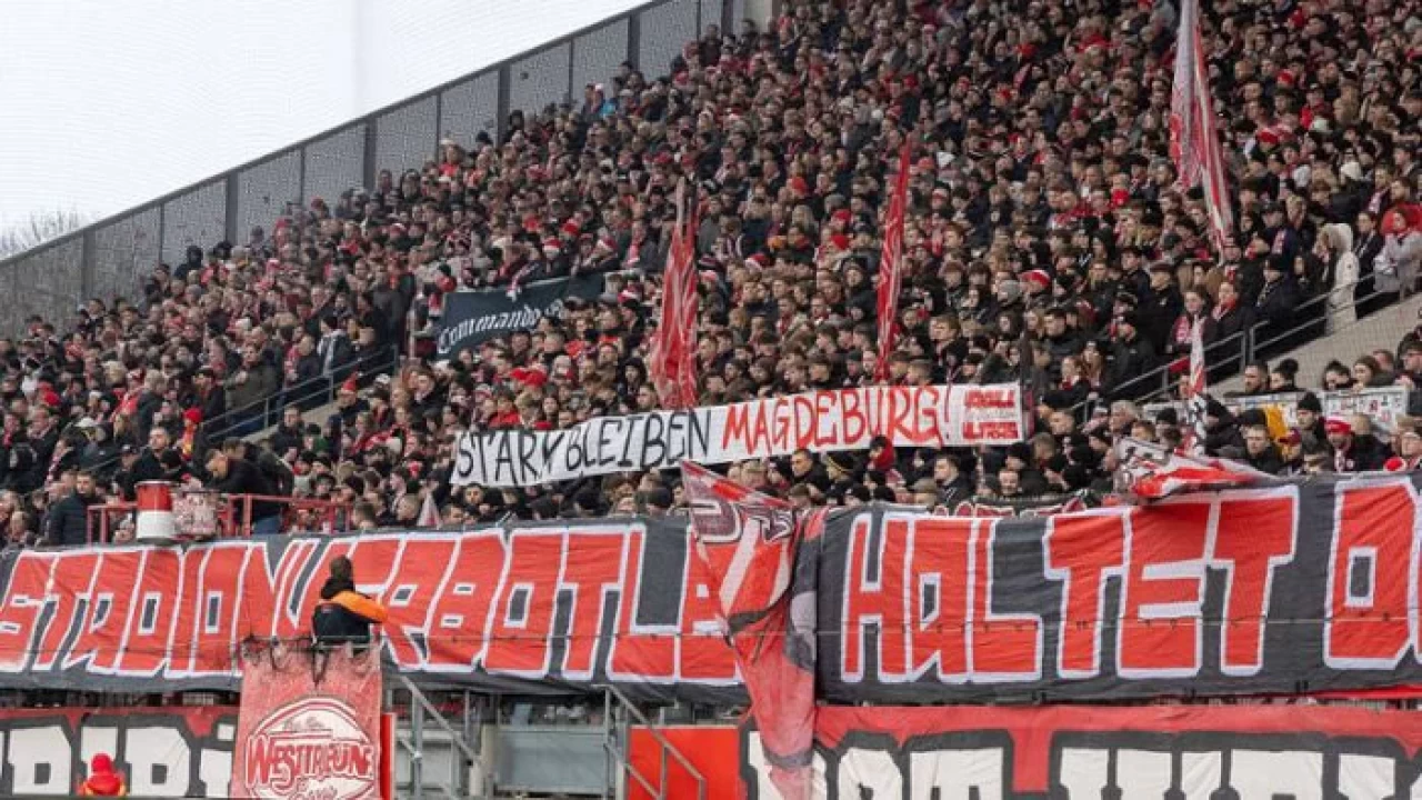 Almanya'da Magdeburg saldırısına saygı duruşu sırasında ırkçı tezahürat, taraftarlardan sert tepki aldı