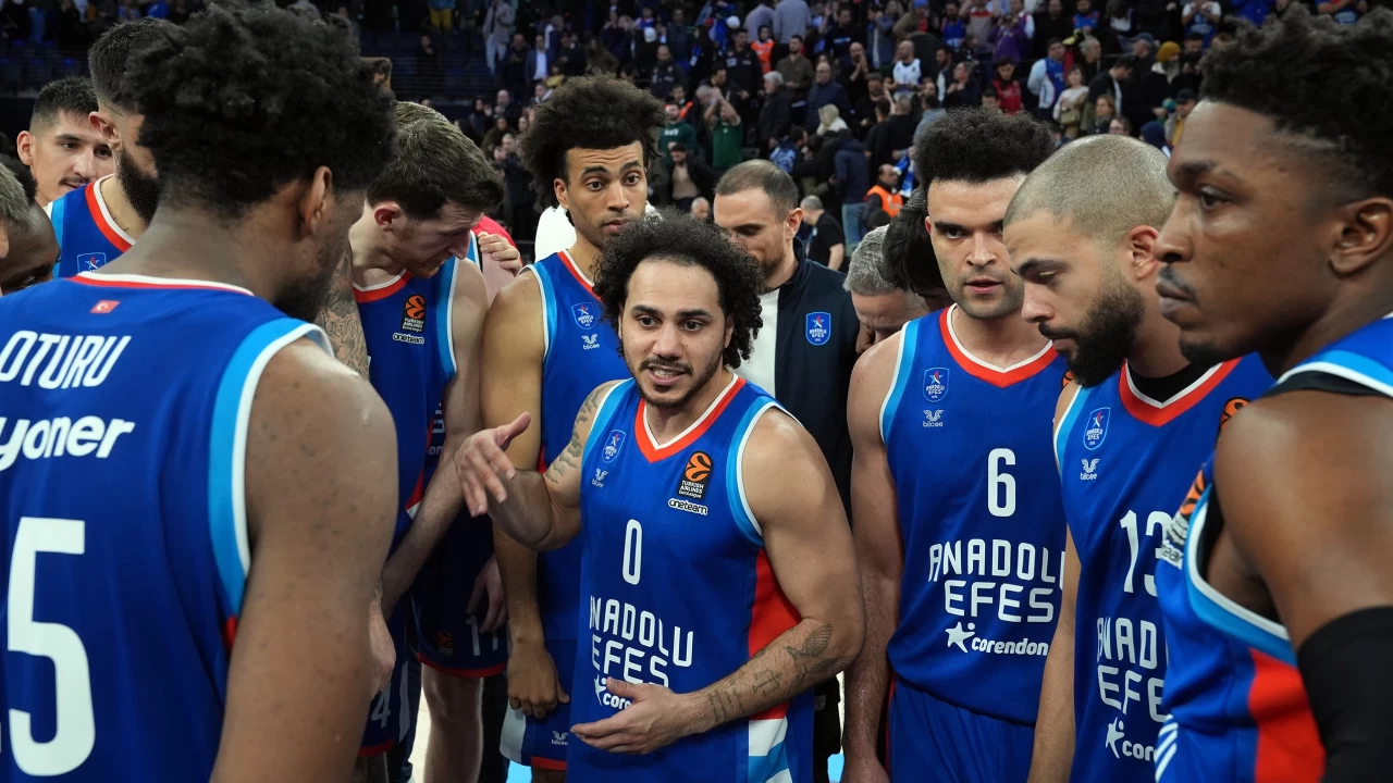 Anadolu Efes, THY Avrupa Ligi'nde Kızılyıldız'ı ağırlıyor