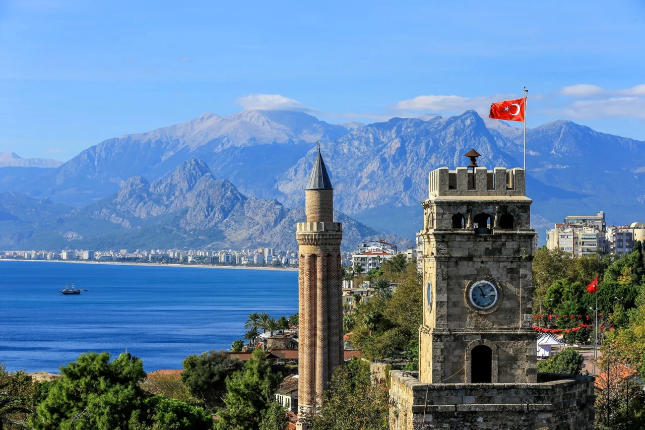 Antalya, '2025 Yılı D-8 Turizm Şehri' seçildi