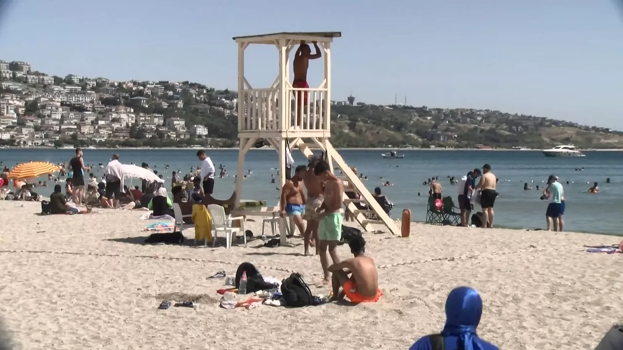 Büyükçekmece ve Menekşe Plajı'nda bayram tatili yoğunluğu