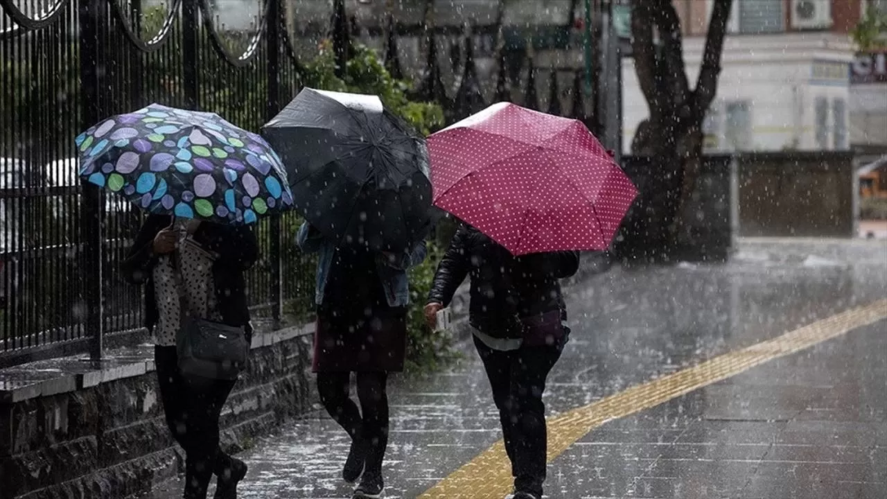 Meteoroloji'den kritik uyarı: 21 ilde kuvvetli yağış ve fırtına alarmı