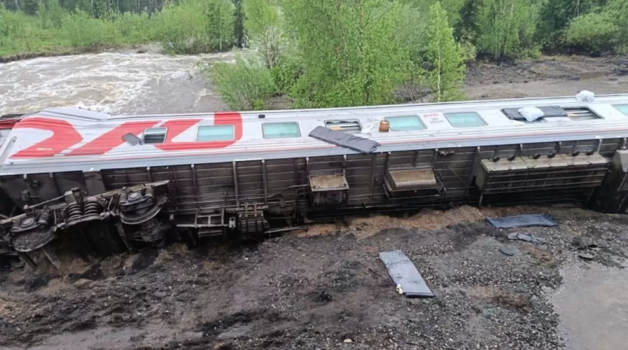 Yolcu treni kaza yaptı: 50 yaralı var, soruşturma başlatıldı