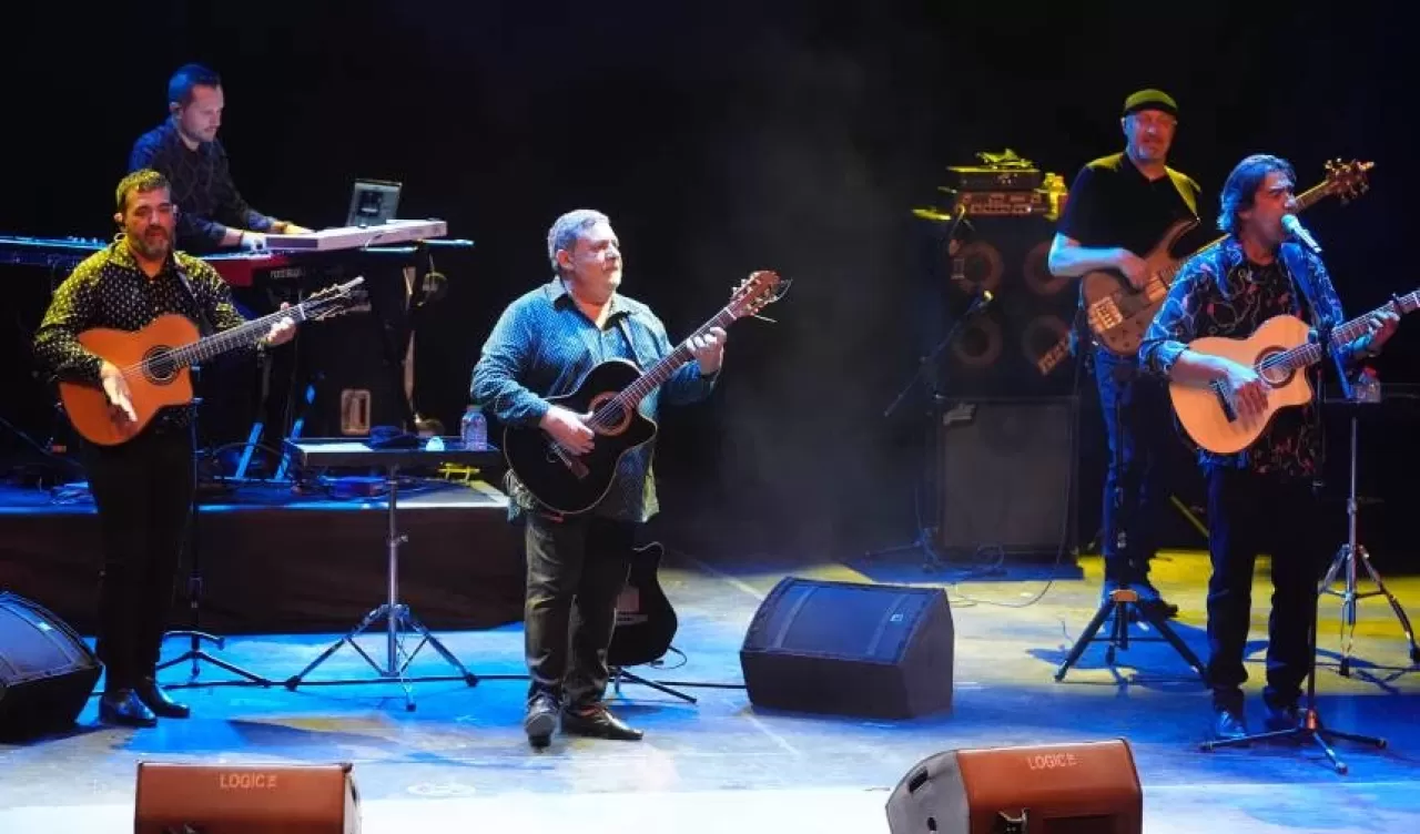 Grammy ödüllü müzik grubu Gipsy Kings, Harbiye'de konser verdi