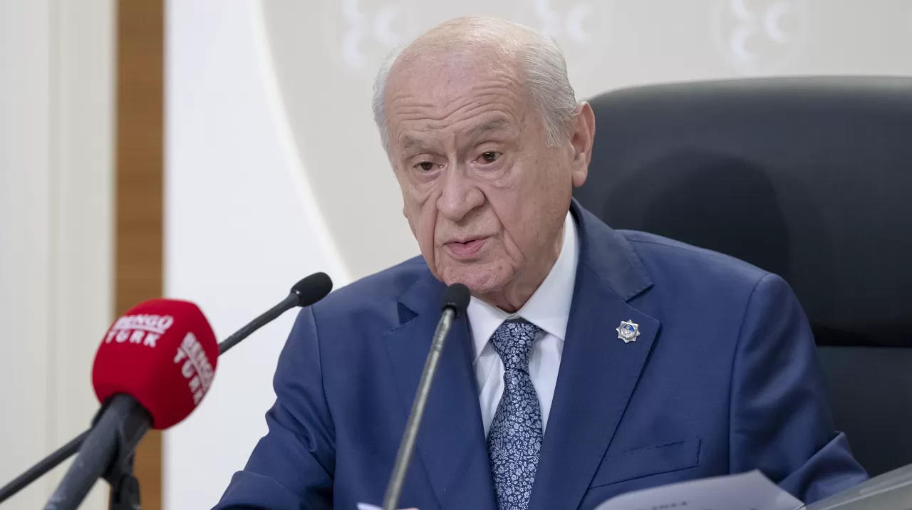 MHP lideri Devlet Bahçeli'den Özgür Özel'e sert tepki: Yakından tanıdığımız bölücü bir ağız!